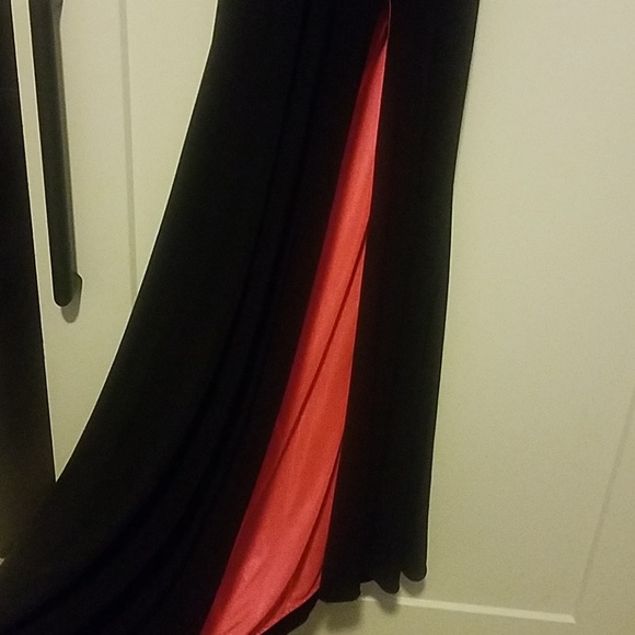 Long black dress - Picture 2 of 2